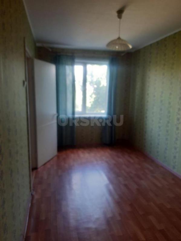 Продаётся уютная двухкомнатная квартира площадью 44.4 квадратных метра на третьем этаже пятиэтажного - Орск