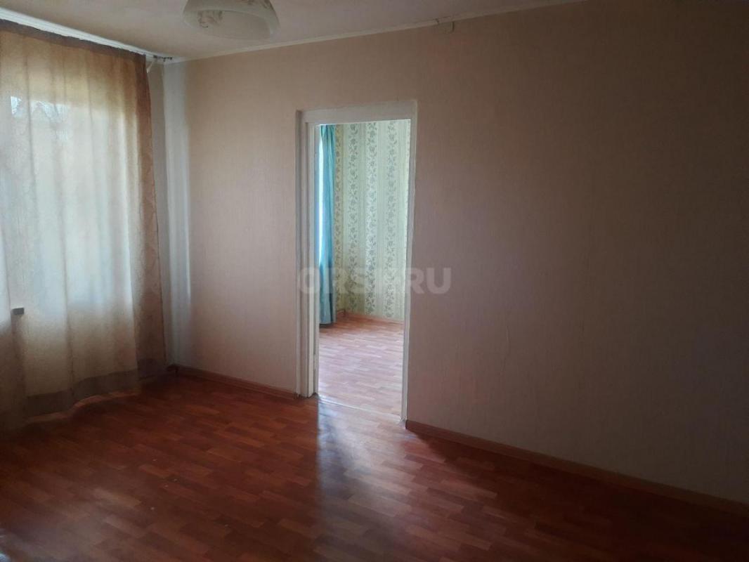 Продаётся уютная двухкомнатная квартира площадью 44.4 квадратных метра на третьем этаже пятиэтажного - Орск