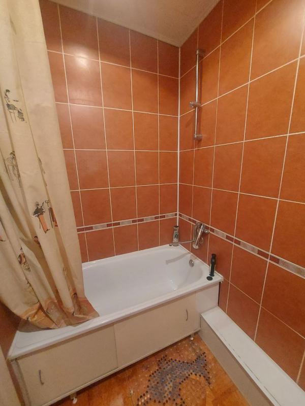 Продается 2-комнатная квартира по адресу: г. - Новотроицк