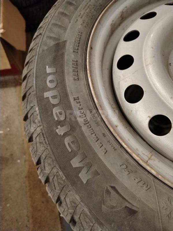 Комплект зимних колес в сборе Matador 175/70 R14 в хорошем состоянии, диски штампованные , разболтов - Орск