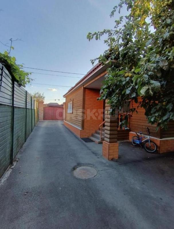 Продам уютный, светлый, просторный жилой дом в прекрасном районе города по адресу: ул. - Орск