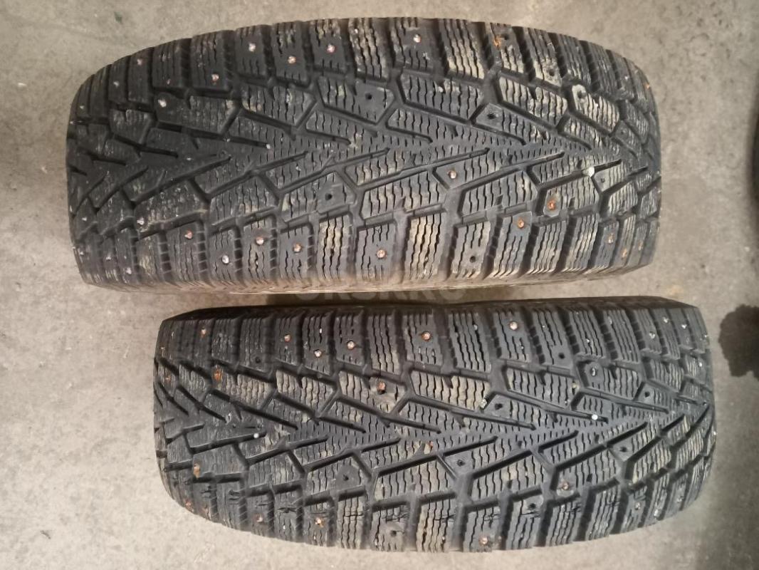 Продам Шипованную Б/у автошину 2 шт. - Орск
