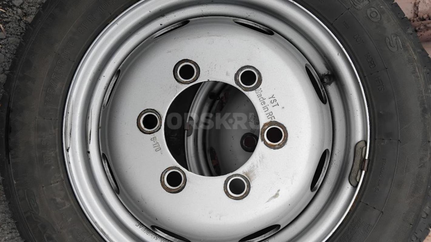 Продам комплект летней резины на дисках в отличном состоянии 185/75 R 16C на Газель, Два диска новые - Орск