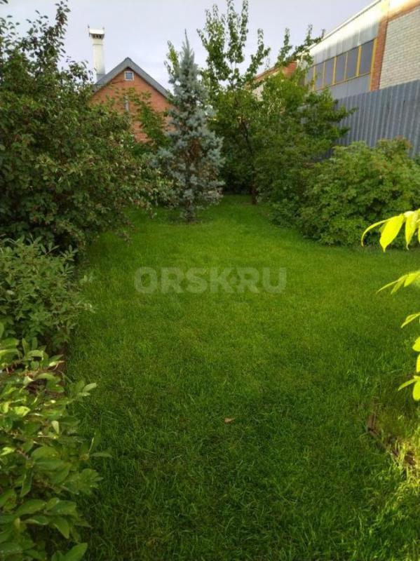 Продается дом, район ОЗТП, просторный, 3-х этажный , для большой семьи построенный в 1995году. - Орск