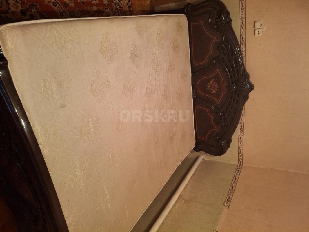 Продам кровать с матрасом и комод в хорошем состоянии. - Орск