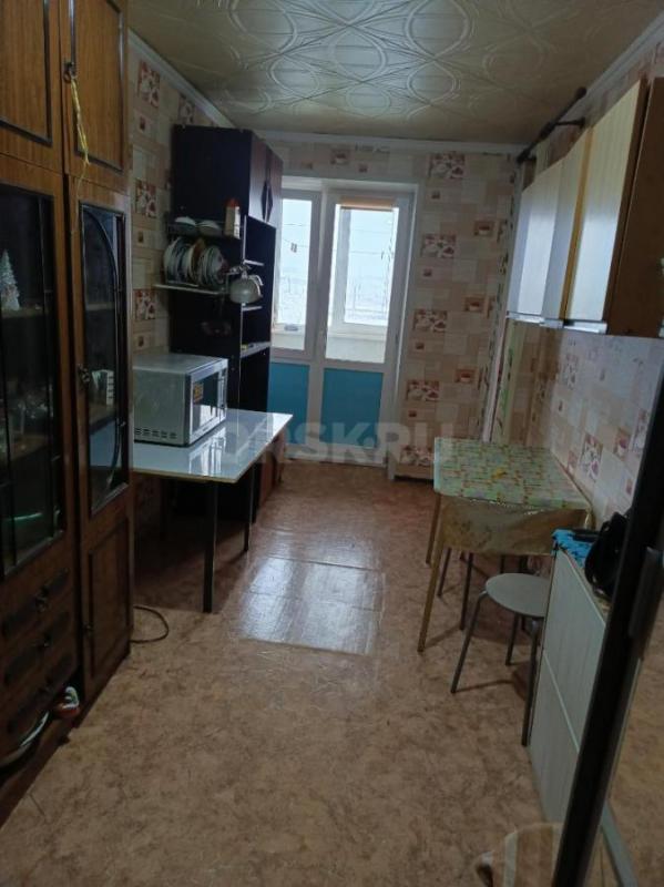 Сдам 2 смежные комнаты с балконом в общежитии на гудроне по адресу ул петровского дом 12а на длитель - Орск