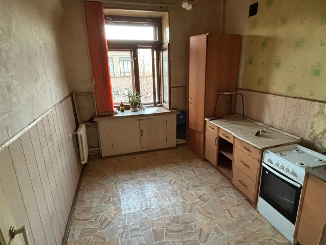 Представляю вашему вниманию 1 комнатную (Старого типа) светлую и просторную квартиру на 3 этаже в пр - Новотроицк