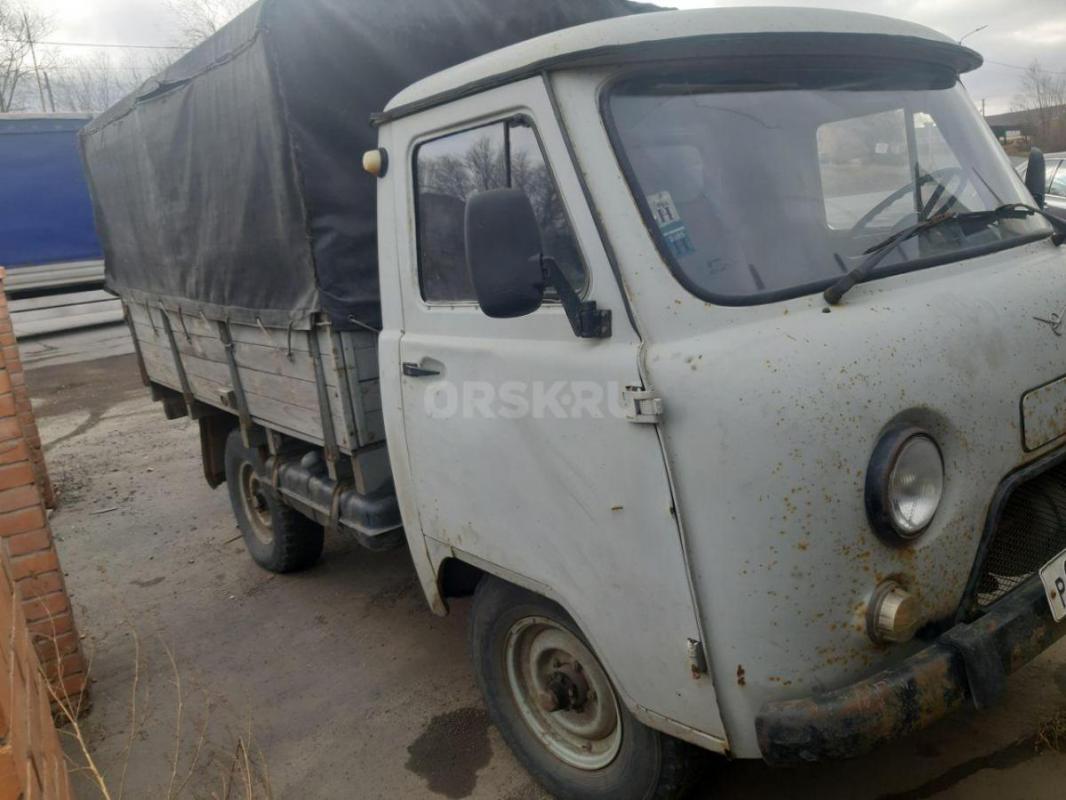 продам уаз буханка-грузовой с бортом, 2004 года, в комплекте есть новый тент. - Орск