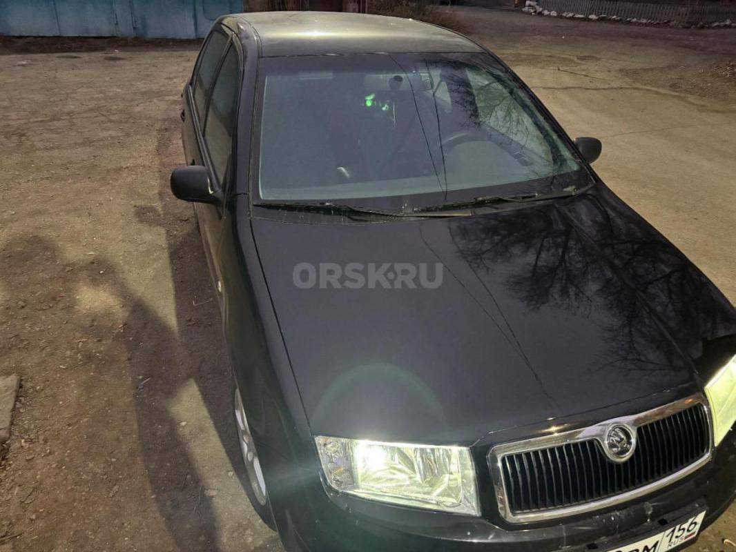 Продам личный автомобиль, в хорошем состоянии, кузов не гнилой, музыка установлена, подлокотник. - Орск