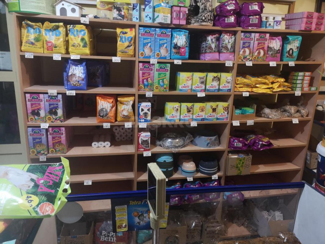 В связи с закрытим магазина продаются витрины, стеллажи(все разборное) , кассовые аппараты, весы по - Орск