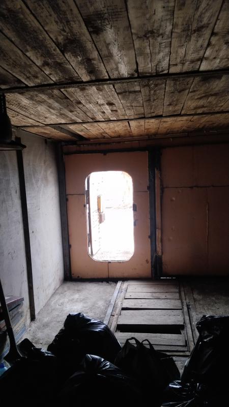 Продается гараж на вокзале 6 на 3.6, рядом с автостоянкой, видно с дороги. - Новотроицк