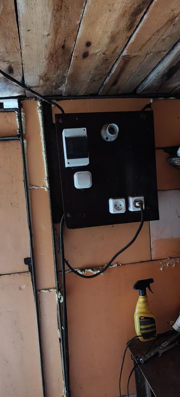 Продается гараж на вокзале 6 на 3.6, рядом с автостоянкой, видно с дороги. - Новотроицк