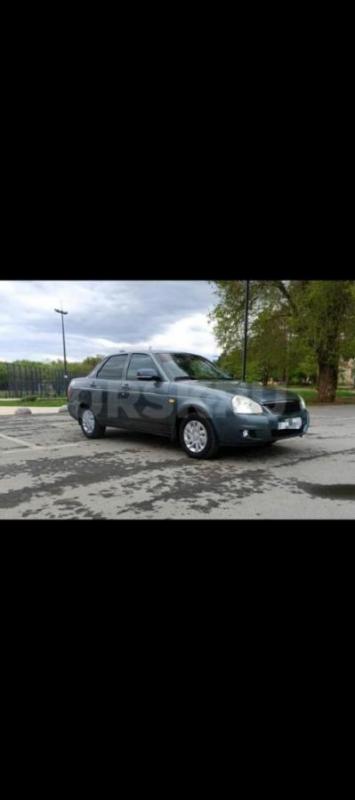 Продам Приору в хорошем  состояние 2009 год в родном краске по двигателю работает ровно не тройт не - Орск