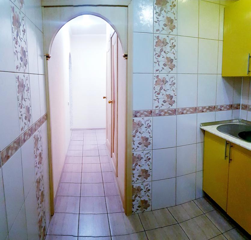 Продается ОТЛИЧНАЯ 2Х-КОМНАТНАЯ КВАРТИРА С ХОРОШИМ РЕМОНТОМ. 
-- Раздельные комнаты  с видом на две - Новотроицк