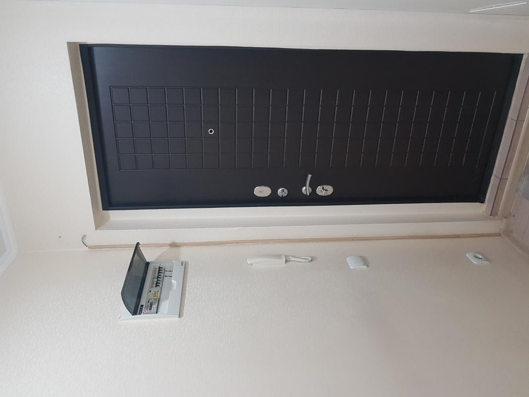 Продается ОТЛИЧНАЯ 2Х-КОМНАТНАЯ КВАРТИРА С ХОРОШИМ РЕМОНТОМ. 
-- Раздельные комнаты  с видом на две - Новотроицк