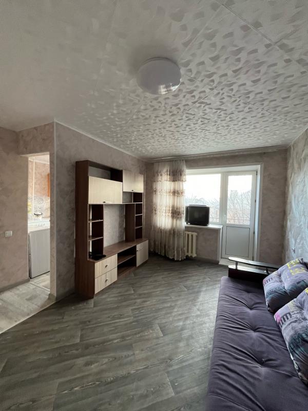 Сдаем в аренду однокомнатную квартиру на длительный срок, рядом: детский сад №29, №25, остановка; &q - Новотроицк