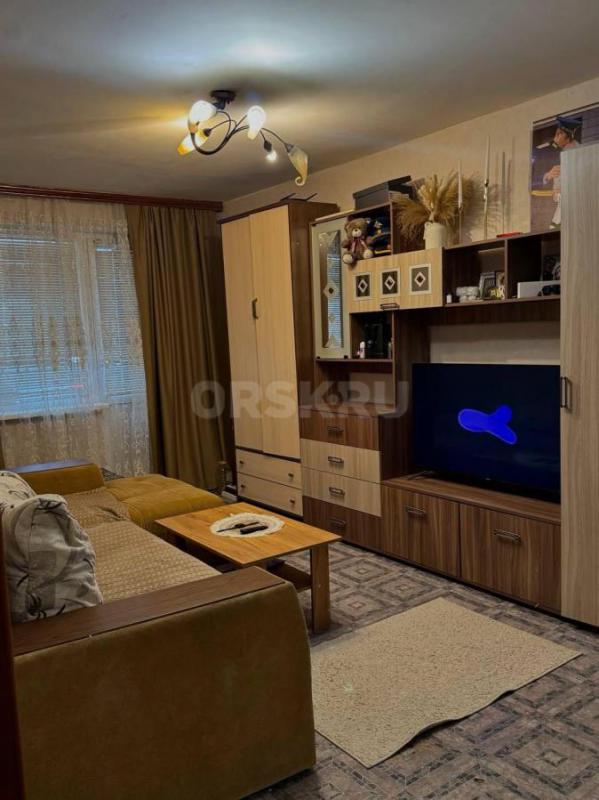 Продам квартиру в центре, Стасова 4. - Орск