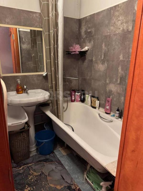 Продам квартиру в центре, Стасова 4. - Орск