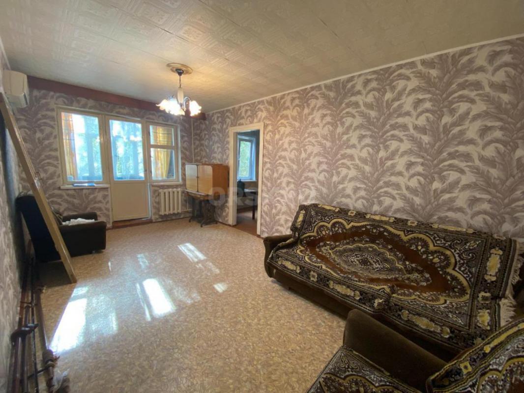 Продаётся уютная трёхкомнатная квартира на третьем этаже пятиэтажного панельного дома. - Орск