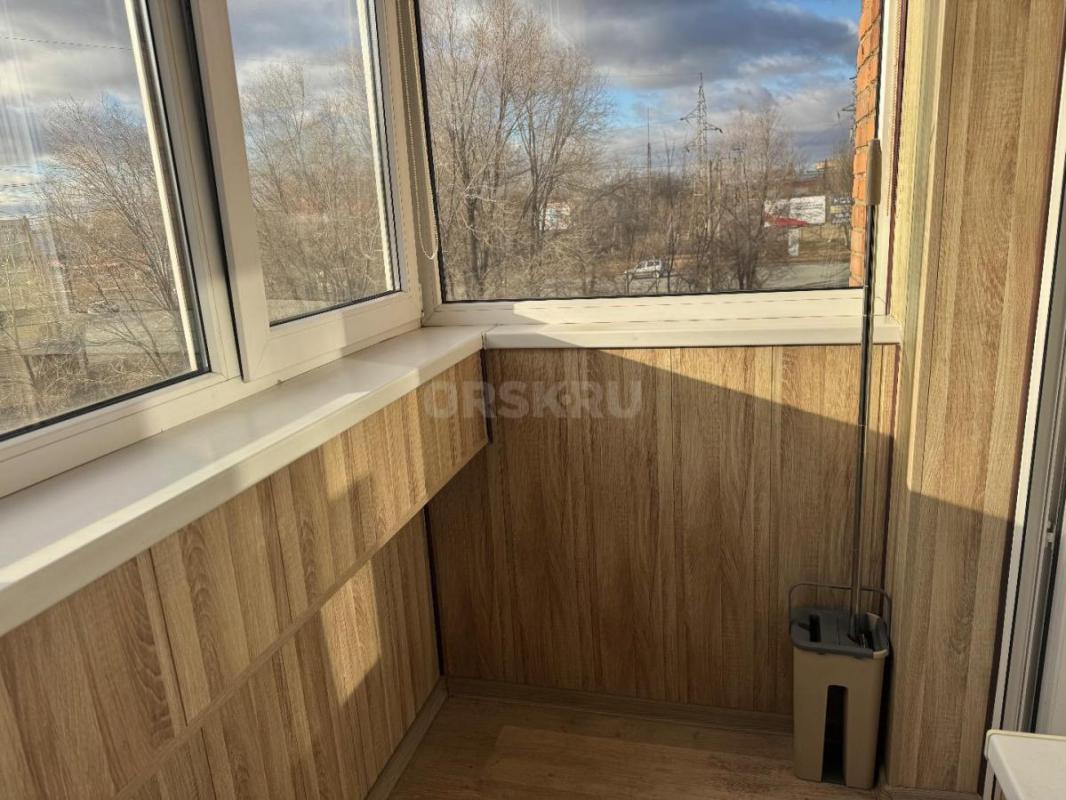 Продам квартиру в пятиэтажном кирпичном доме, на 2 этаже. - Орск