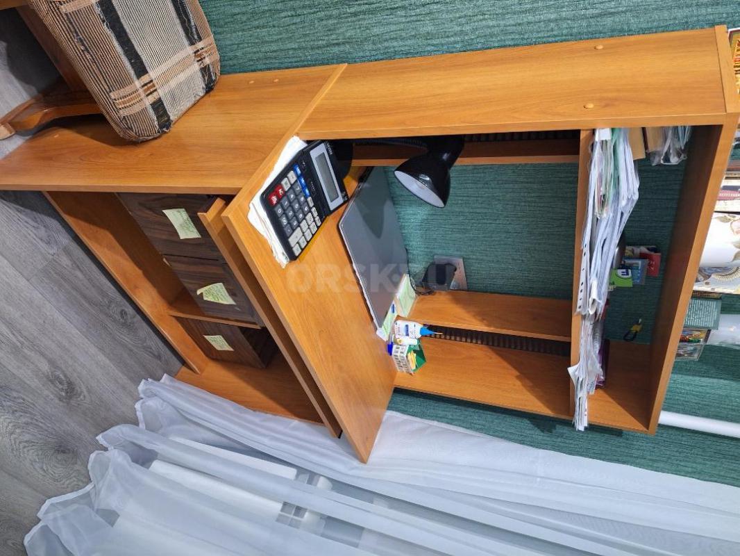 Продам столик для ноутбука, компьютера, удобный,компактный,б/у, торг. - Орск