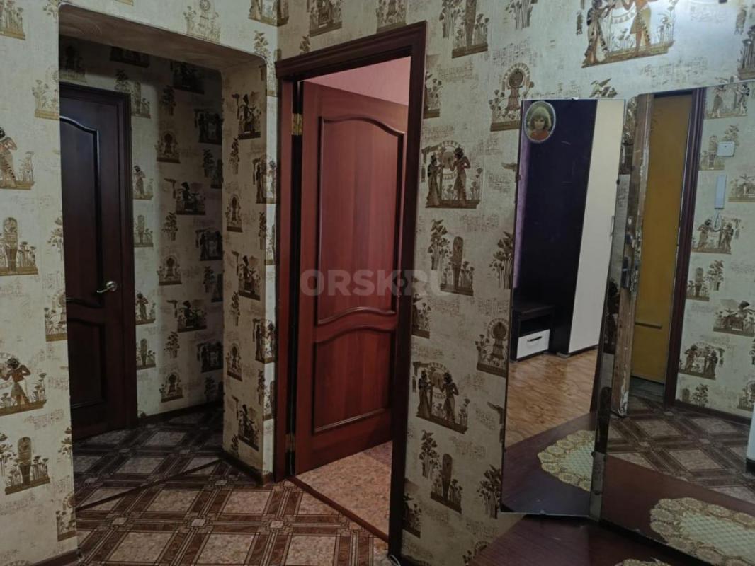 Сдам уютную тёплую двухкомнатную квартиру в районе остановки "Луч". - Орск