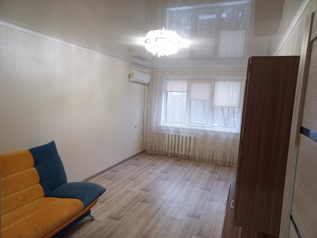 Сдам на длительный срок. 18 тр+Коммунальные платежи - Новотроицк