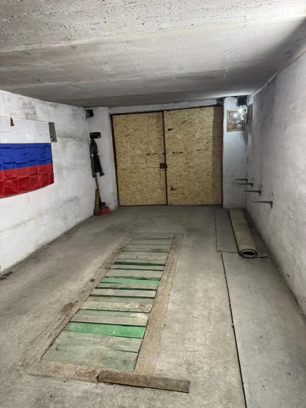 Продам подземный гараж в хорошем состоянии, имеется смотровая яма. - Новотроицк