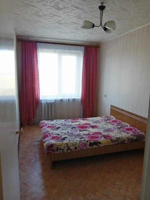 Продам двухкомнатную квартиру (частично с мебелью) на третьем этаже пятиэтажного панельного дома. - Новотроицк