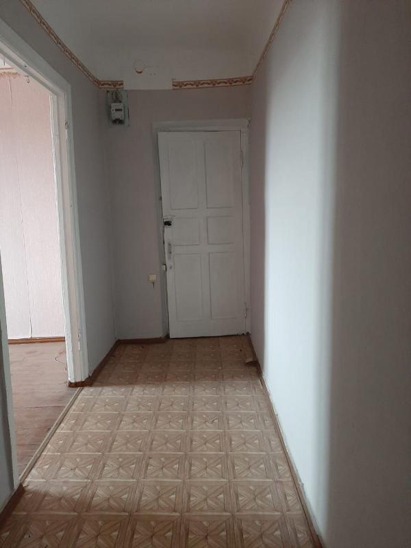 Продается большая 2-комнатная квартира  по адресу:  г. - Новотроицк