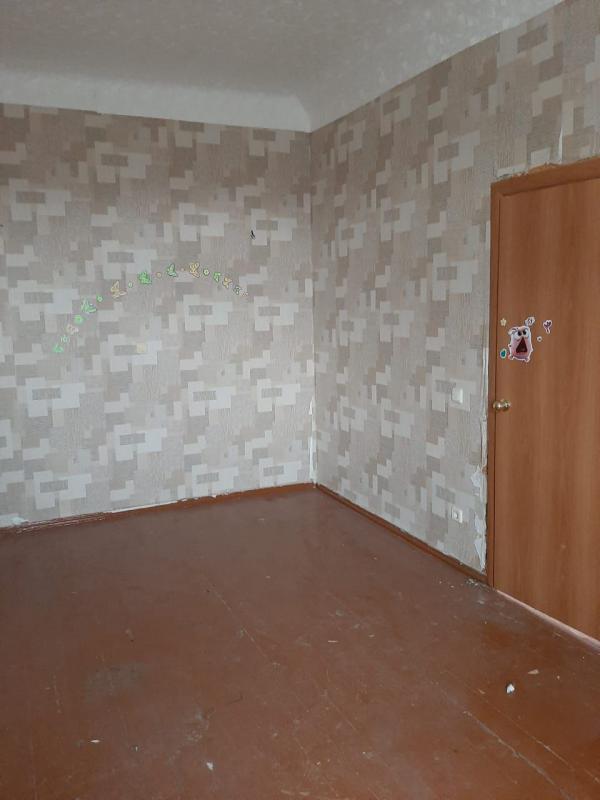 Продается большая 2-комнатная квартира  по адресу:  г. - Новотроицк