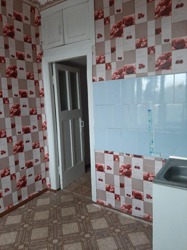 Продается большая 2-комнатная квартира  по адресу:  г. - Новотроицк