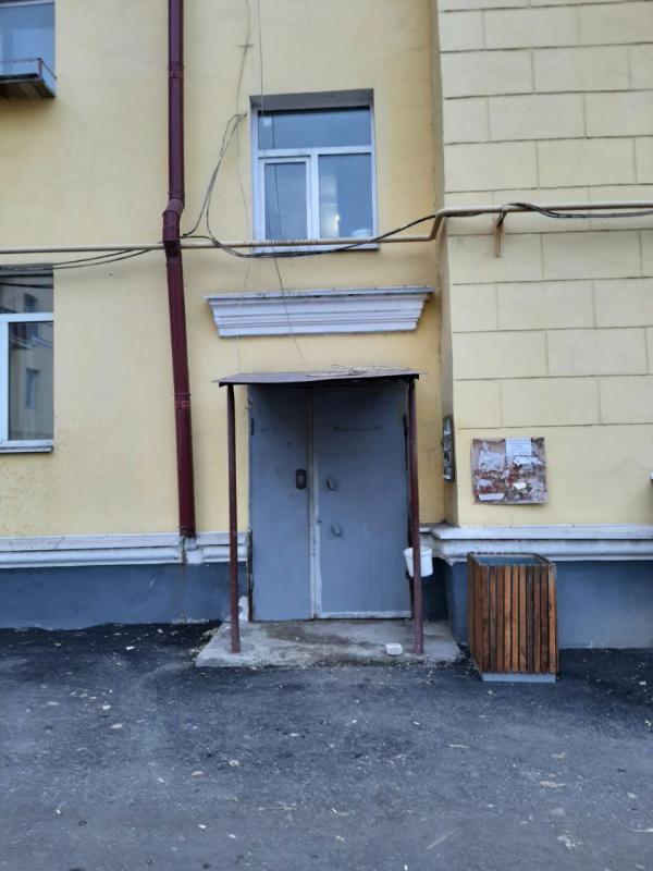 Продается большая 2-комнатная квартира  по адресу:  г. - Новотроицк