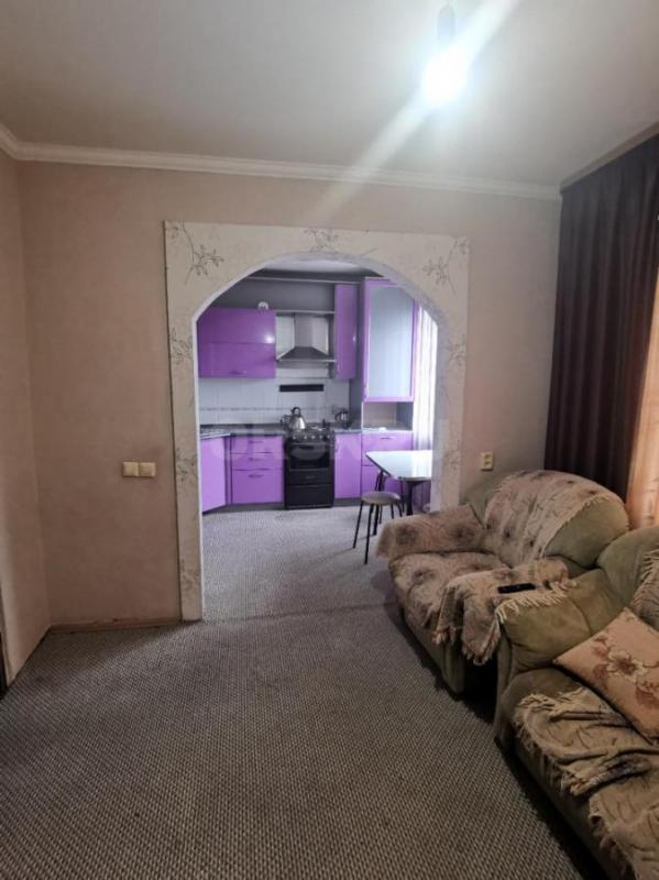 Продам отличную трехкомнатную квартиру улучшенной планировки по пр. - Орск