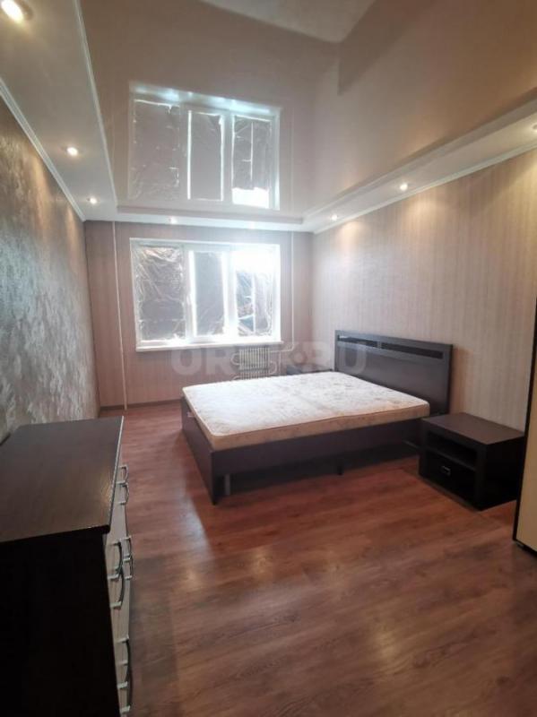 Продам отличную трехкомнатную квартиру улучшенной планировки по пр. - Орск