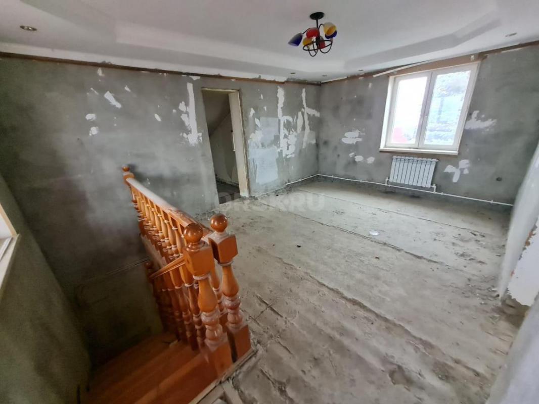 Продаётся уютный двухэтажный дом — пространство для счастливой жизни вашей семьи! - Орск