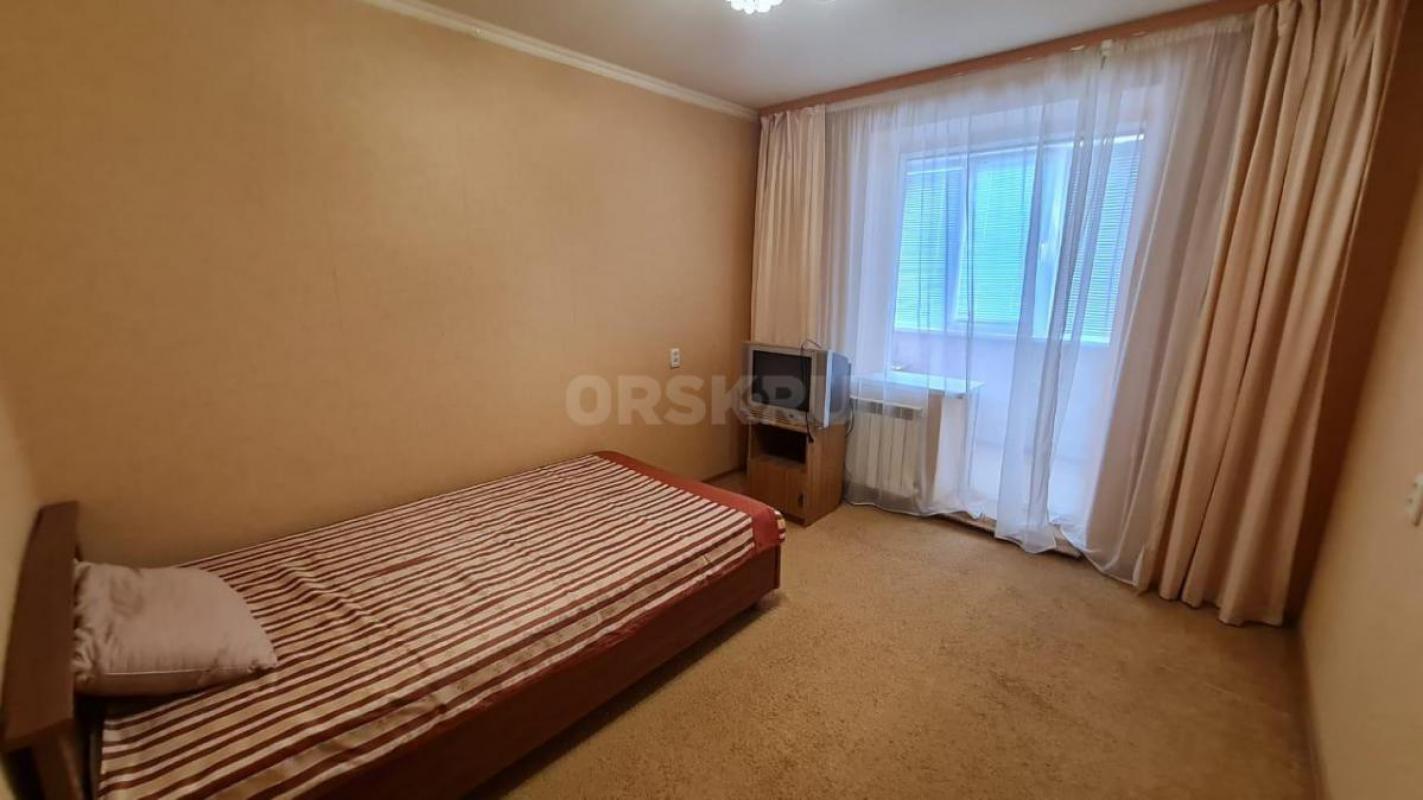 Продам просторную, светлую 3-х комнатную квартиру улучшенной планировки в одном из востребованных ра - Орск