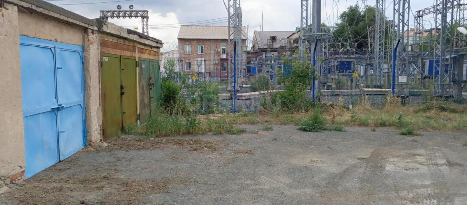 Продам Гараж в центре города во дворе дома Новосибирская 52. - Орск