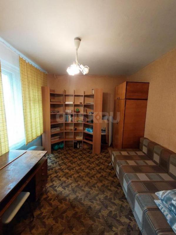 Продаётся просторная 4-комнатная квартира общей площадью 60.9 кв. - Орск