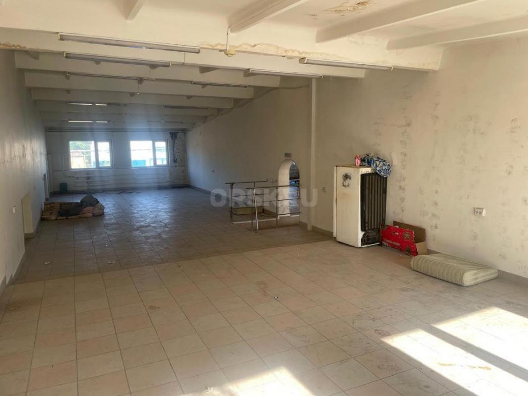 Предлагаю Вам рассмотреть под аренду
2-х этажное нежилое помещение общей площадью 617 кв. - Новотроицк