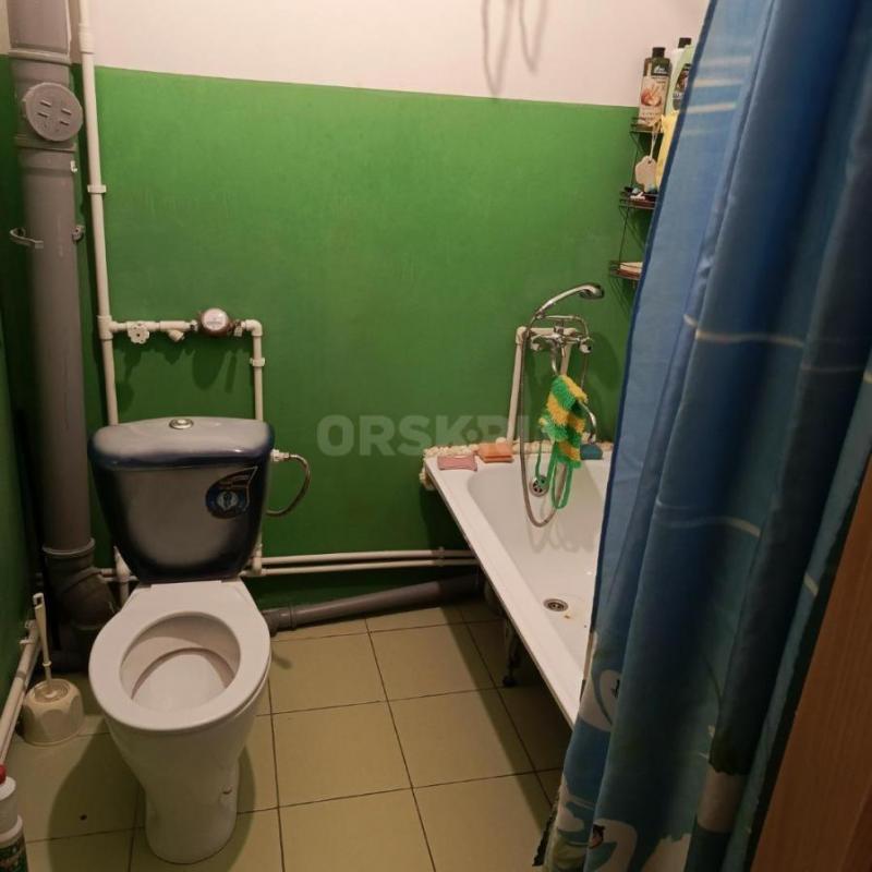 Сдам квартиру на длительный срок с мебелью, район ОЗТП второй этаж - Орск