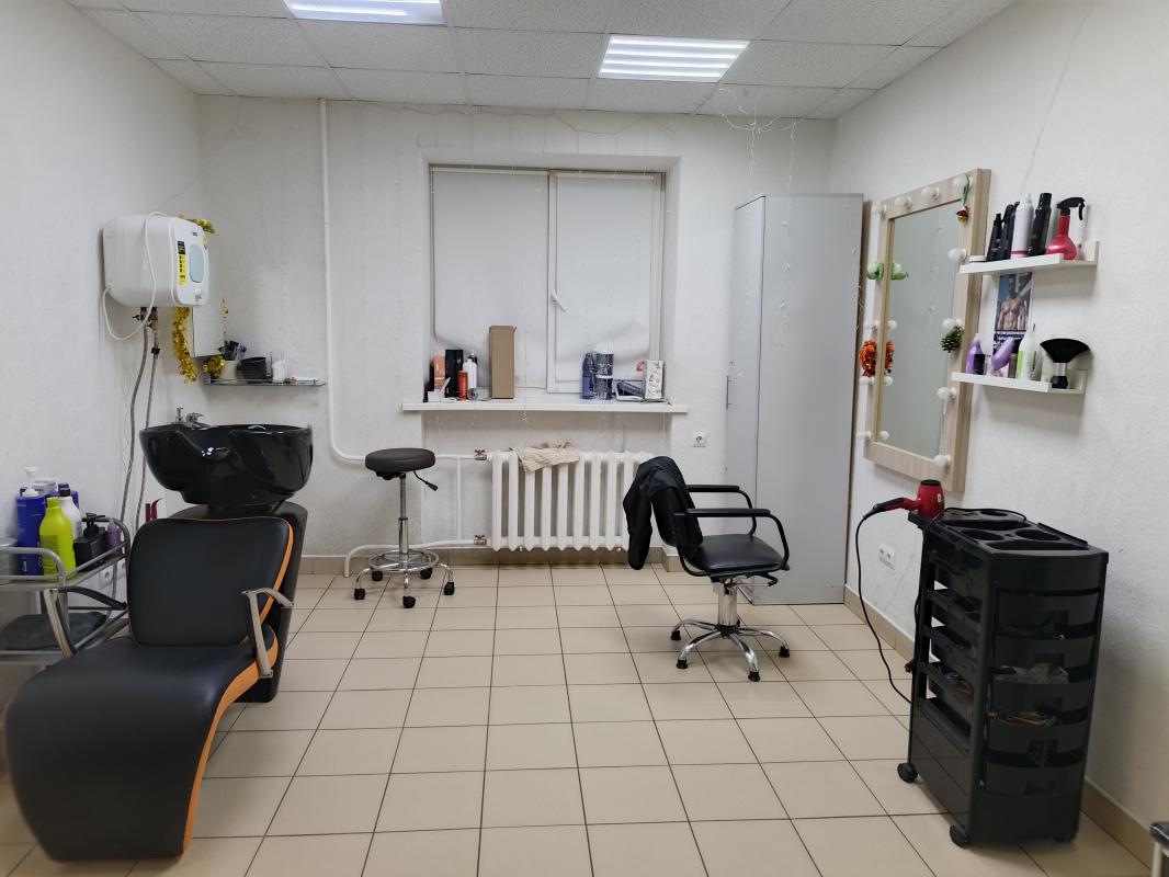 Продается салон красоты "Марго" в районе комплекса домов "Изумрудный" по адресу: - Новотроицк