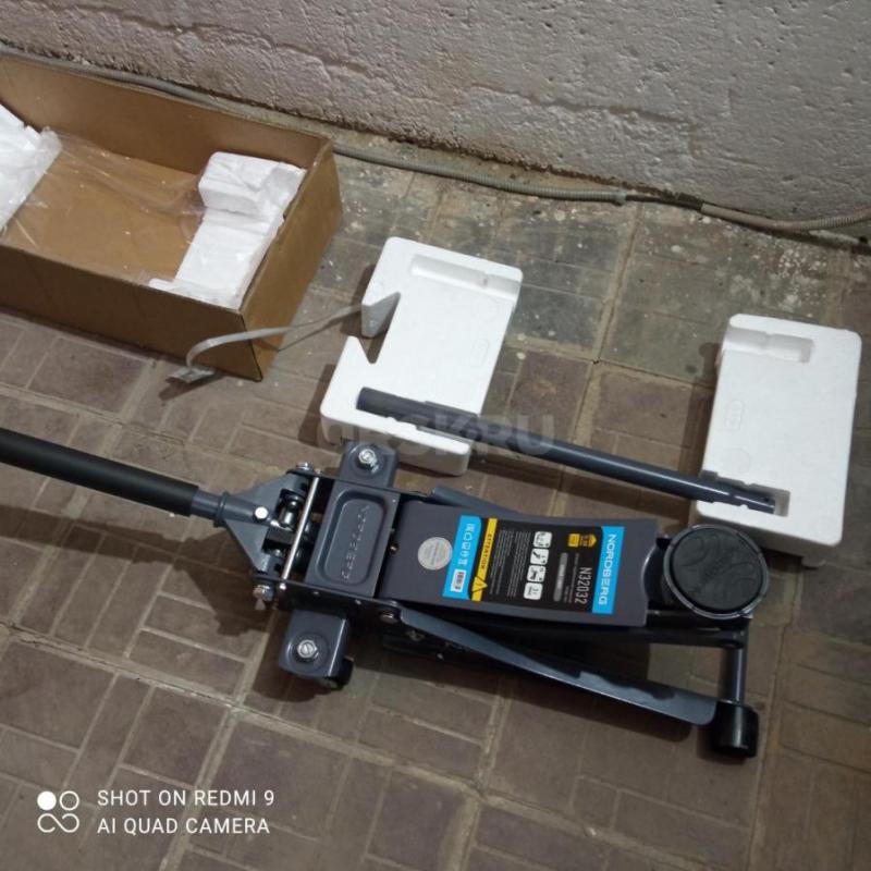 Домкрат подкатной 2 тонны для внедорожников новый - Орск