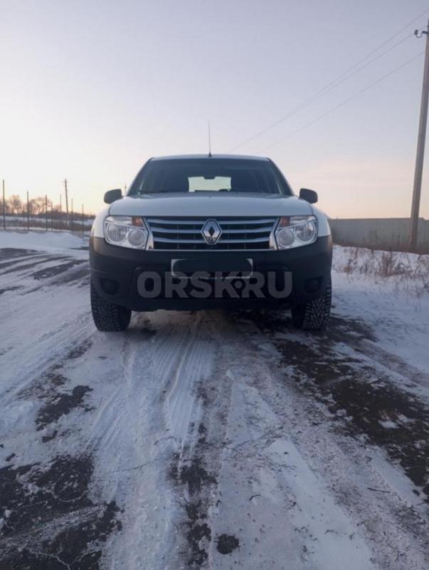 Продам Рено Дастер, двигатель 1.6 в базовой комплектации. - Орск