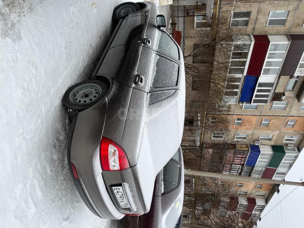 Продам приора 2 2014 года.стоит сигнализация с автозапуском,зимняя резина, летняя на родных катках н - Орск