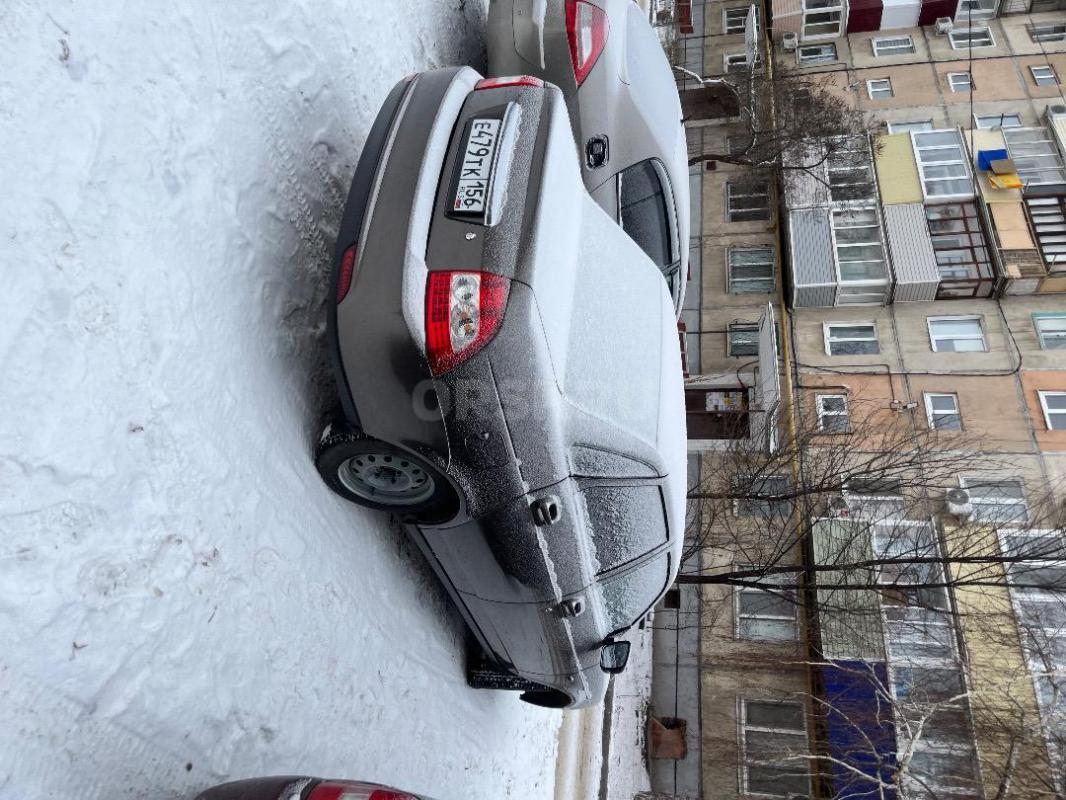 Продам приора 2 2014 года.стоит сигнализация с автозапуском,зимняя резина, летняя на родных катках н - Орск