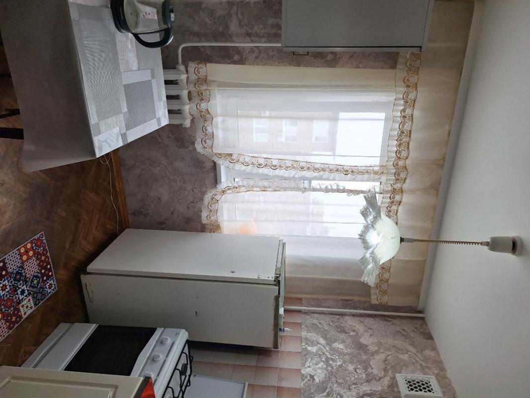 Сдам 1-ком/кв 4 этаж ,на длительный срок , район "Луч" , оплата 15000тыс.руб в мес - Орск