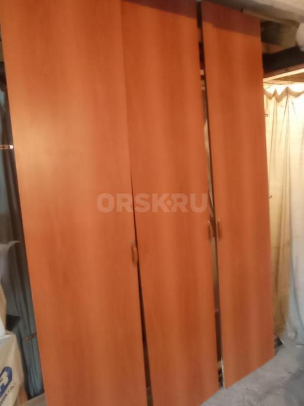 Продается встроенный шкаф без боковых стенок,высокий,добротный,дешево!!! 1.49 м. - Новотроицк