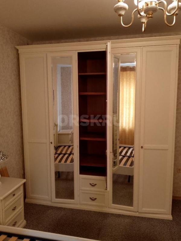 Спальный гарнитур производства Италия, б/у в хорошем состоянии. - Новотроицк