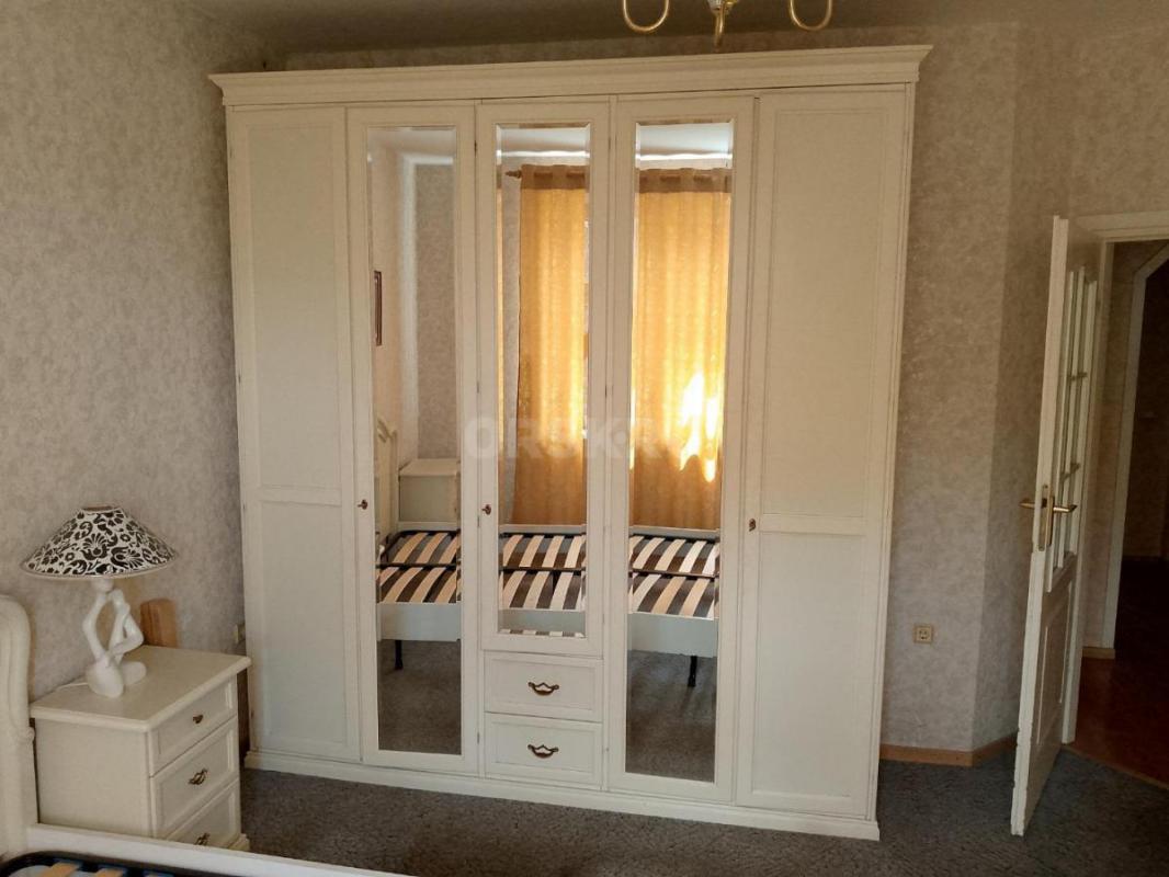 Спальный гарнитур производства Италия, б/у в хорошем состоянии. - Новотроицк